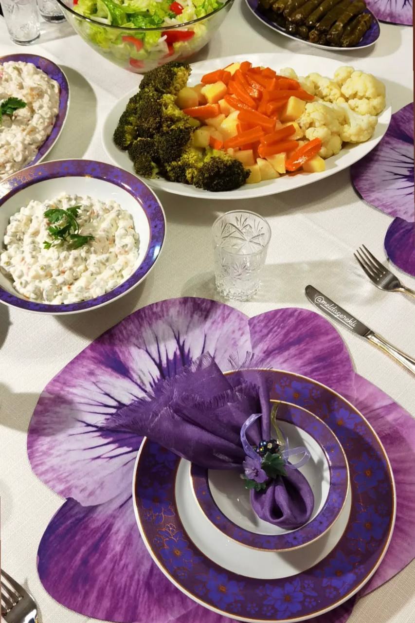 Set of 4 Pansy Bloom Placemat, Napkin& Napkin Ring Set – Lavender Elegance Collection, 3D-look print on high quality fabric