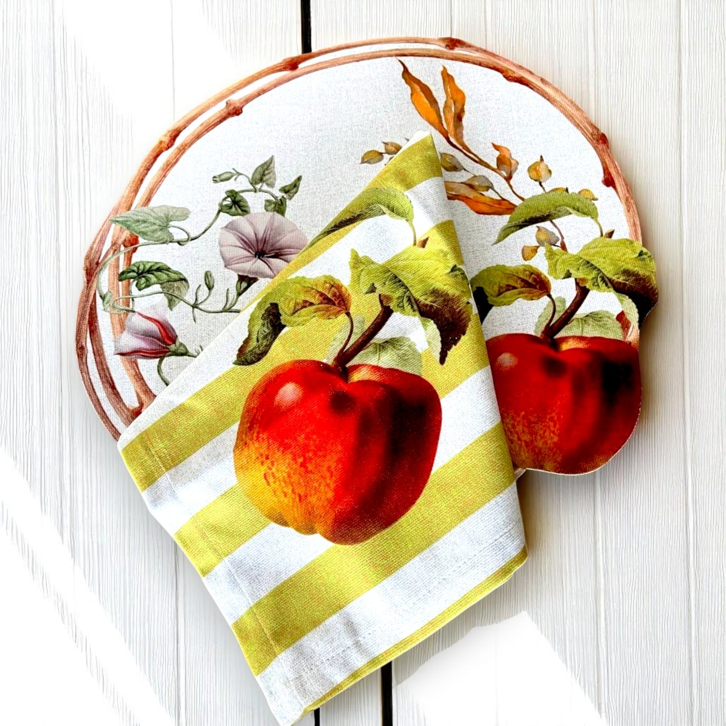 Set of 4 Apple Orchard Delight Placemat& Napkin and Napkin Ring Set- 3D-look print on high quality fabric