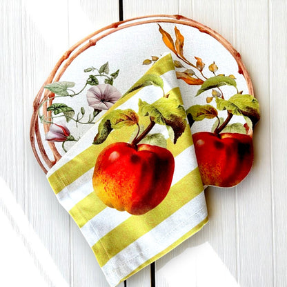 Set of 4 Apple Orchard Delight Placemat& Napkin and Napkin Ring Set- 3D-look print on high quality fabric