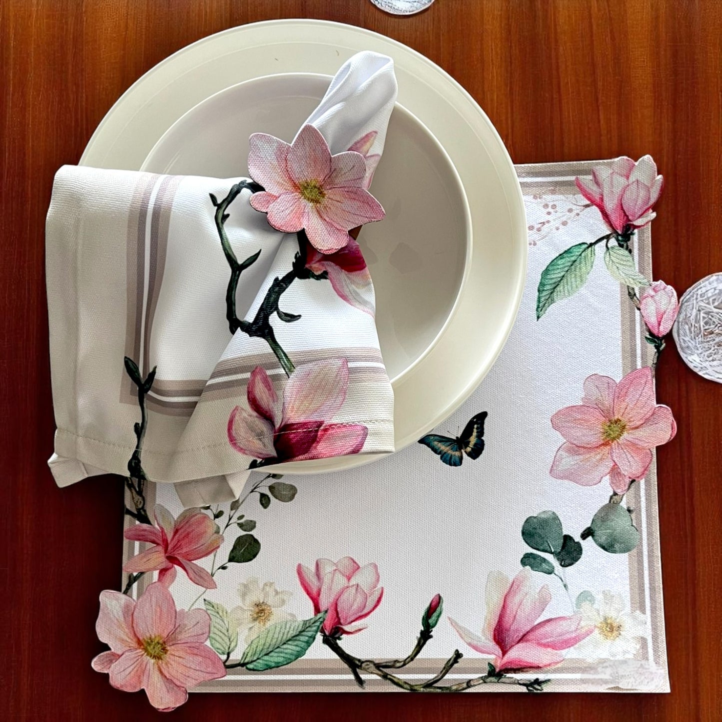 Set of 4 Floral Placemats with Matching Napkins, Napkin Rings | Magnolia Table Decor Set| Spring Table Setting | 3D-look print on fabric